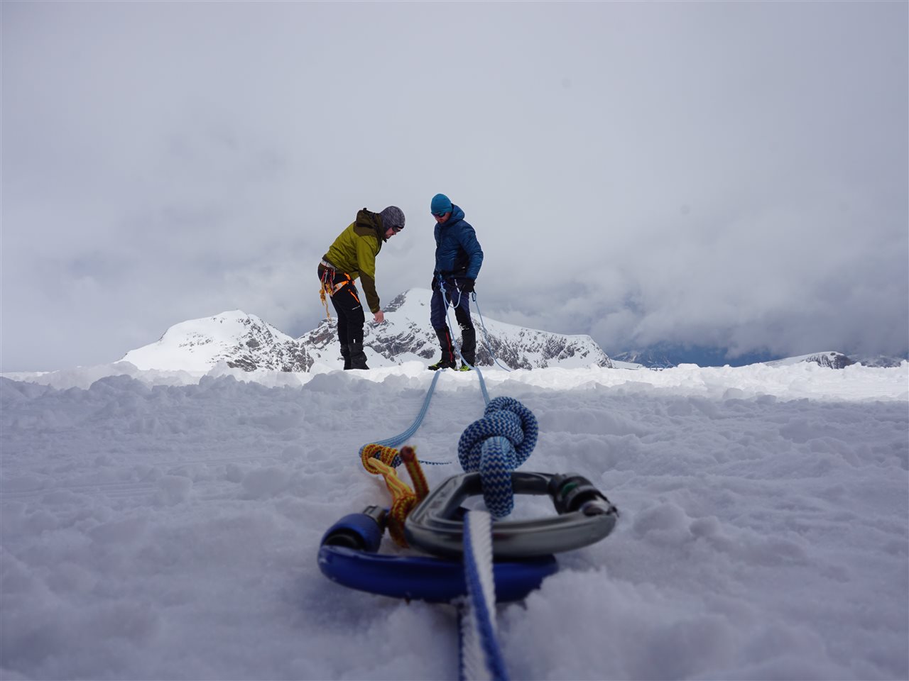 Bild zu A23GGKD01: Gletscher-Grundkurs Dachstein mit Gipfelbesteigung, Do-So