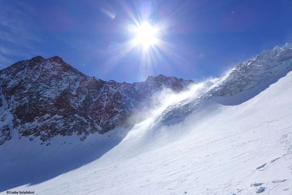 Bild zu BSE23wk06: Improvers Ski Hochtouren Training